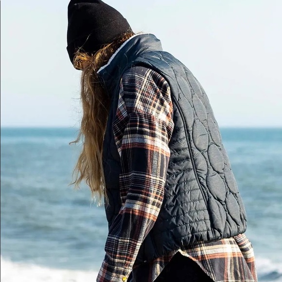 🔆RIP CURL🔆 ANOETA SLEVELESS WINTER VEST - Picture 8 of 16